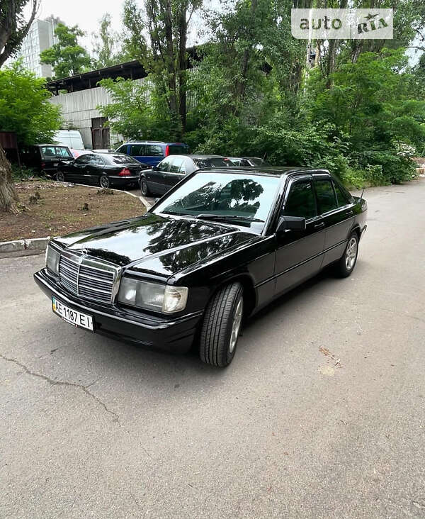 Mercedes-benz 190 (1986)