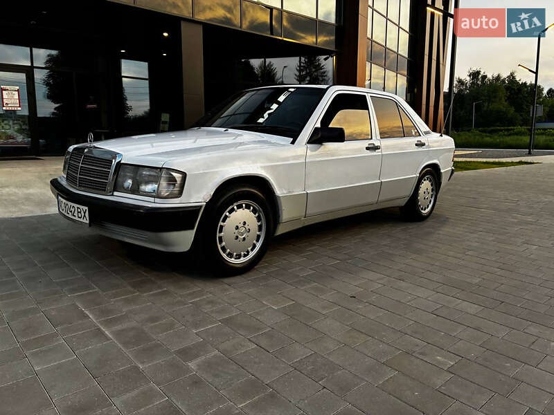 Mercedes-benz 190 (1989)
