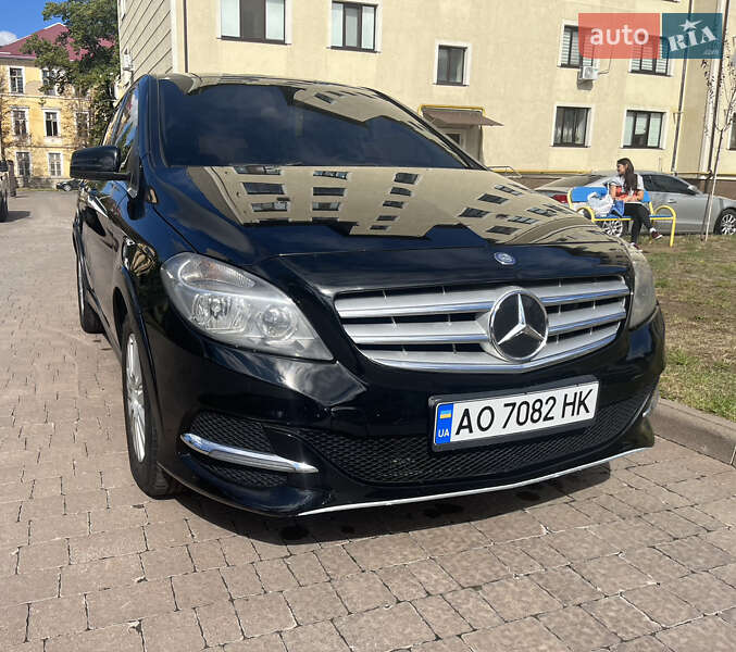 Mercedes-benz B 200 ng (2014)