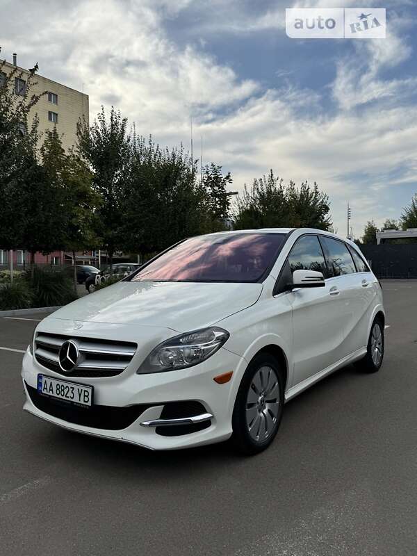 Mercedes-benz B 250 (2015)