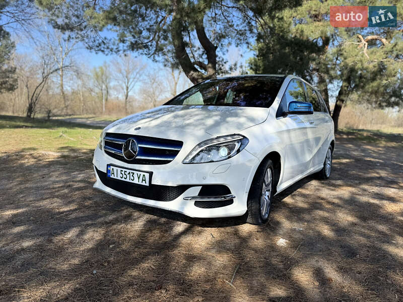 Mercedes-benz B-class (2015)
