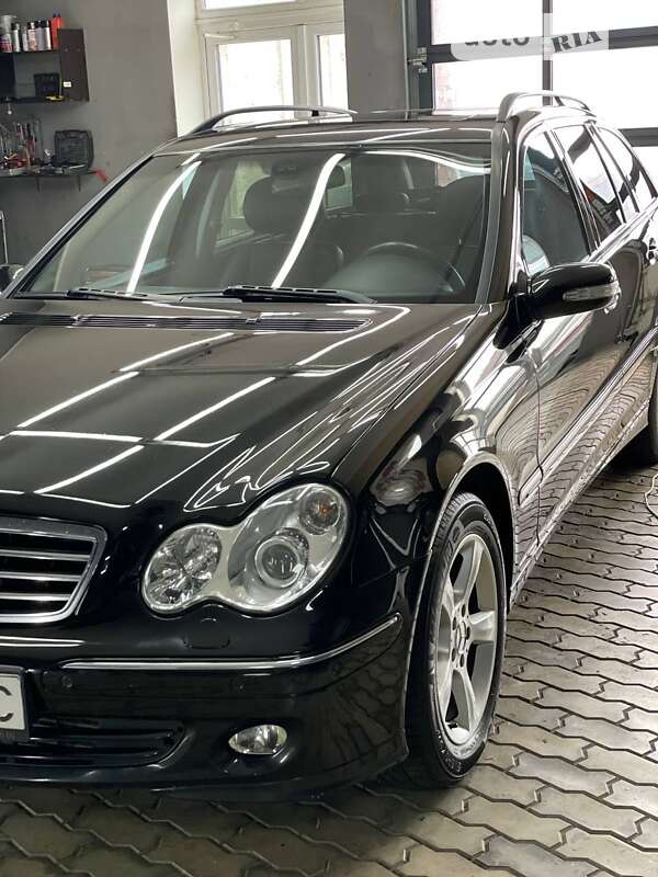 Mercedes-benz C 220 (2005)