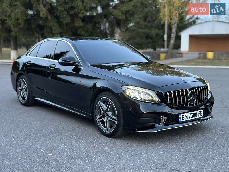 Mercedes-benz C 300 (2019)