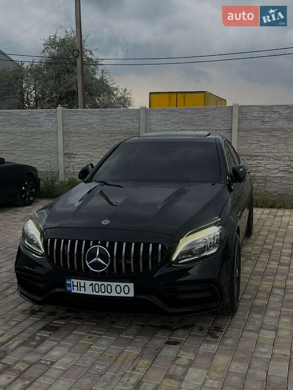 Mercedes-benz C-class (2019)