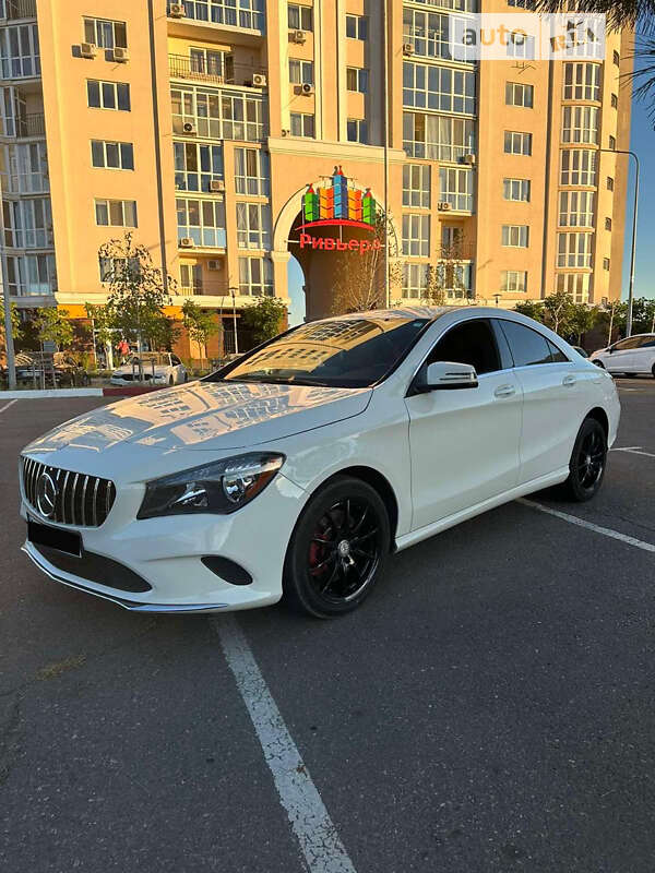 Mercedes-benz Cla 250 (2017)