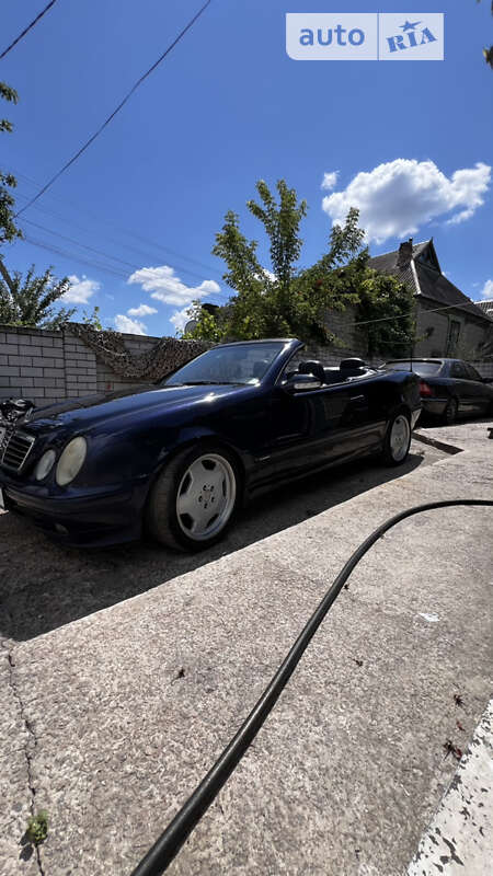 Mercedes-benz Clk-class (2003)