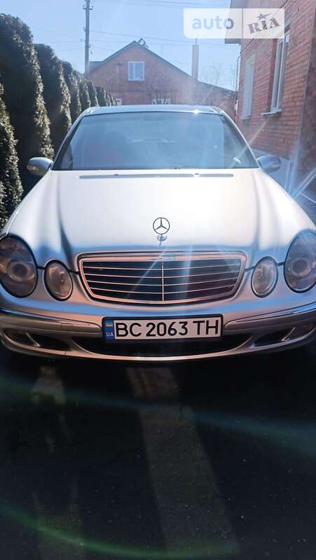 Mercedes-benz E 220 (2002)