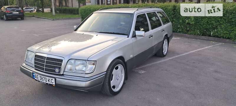 Mercedes-benz 200 e (1995)