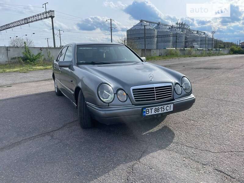Mercedes-benz 230 e (1996)