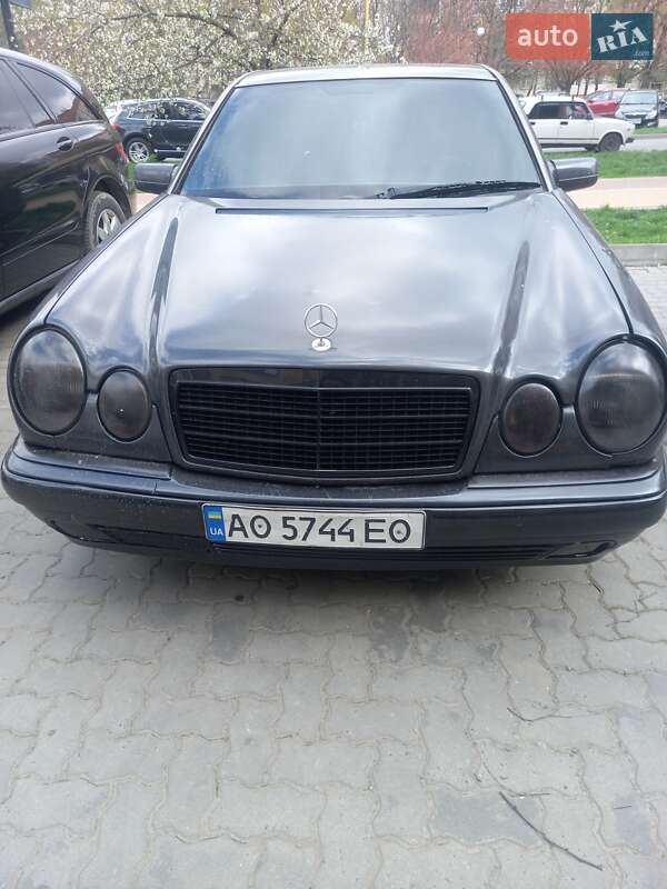 Mercedes-benz E-class (1996)