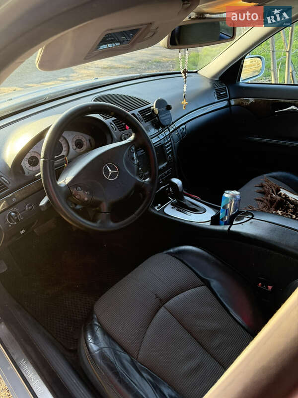 Mercedes-benz E-class (2003)