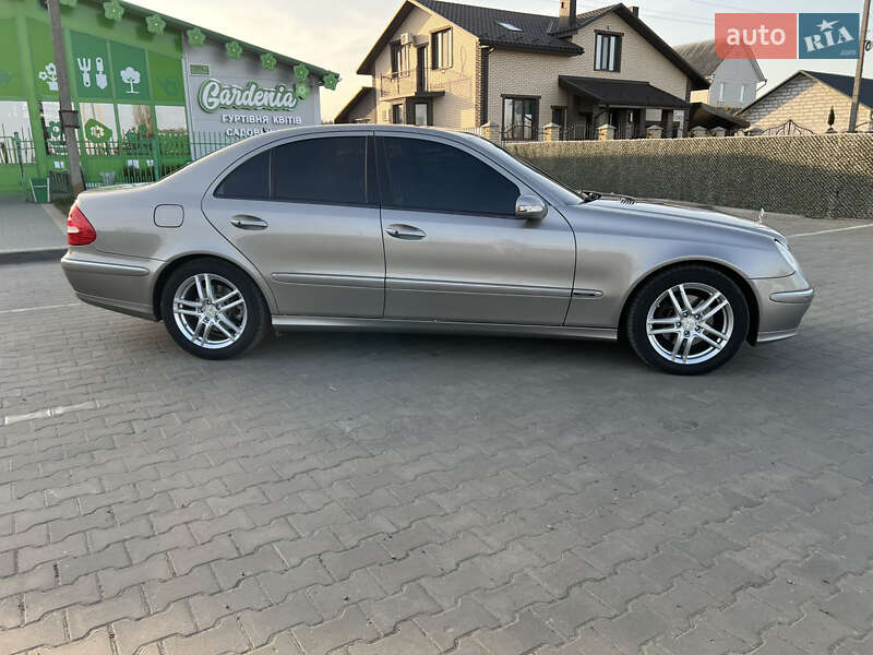 Mercedes-benz E-class (2005)