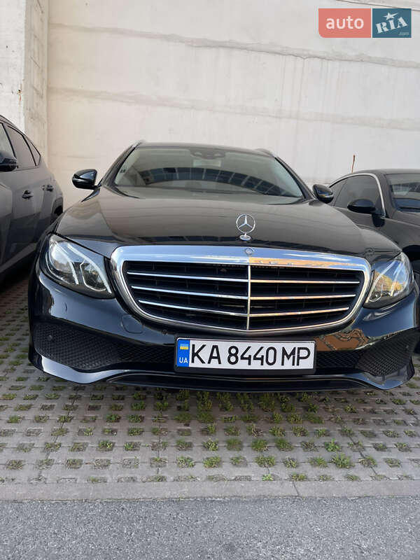 Mercedes-benz E-class (2016)