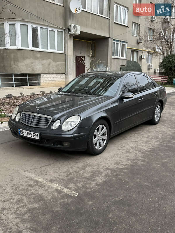 Mercedes-benz E-class (2004)