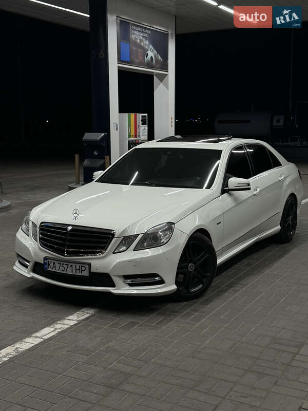 Mercedes-benz E-class (2012)