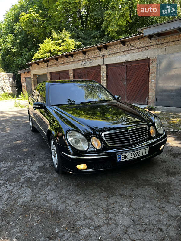 Mercedes-benz E-class (2005)