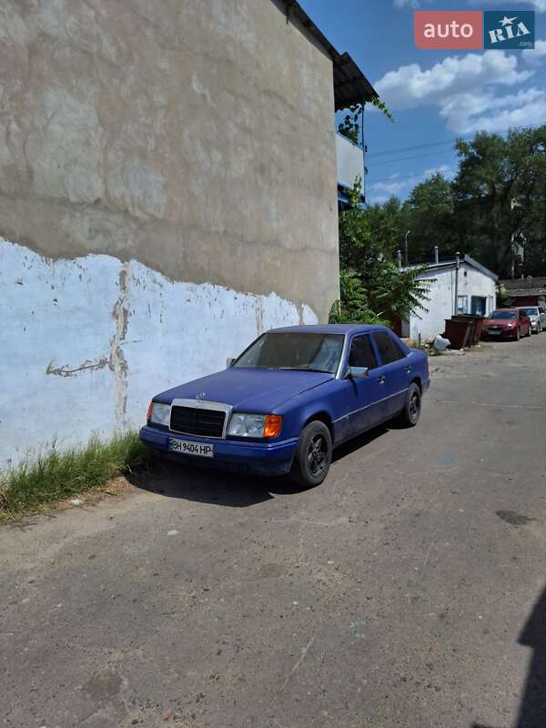 Mercedes-benz E-class (1987)