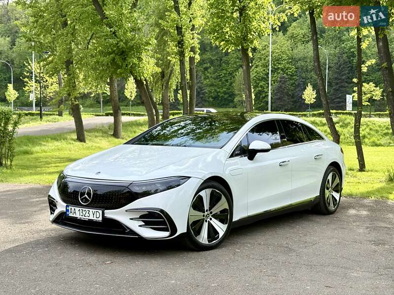 Mercedes-benz Eqs (2023)