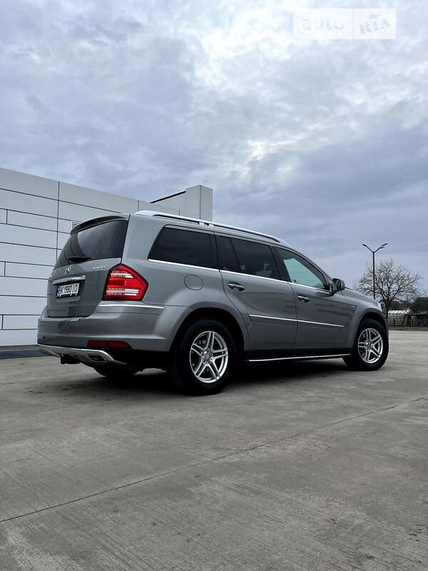Mercedes-benz Gl-class (2011)