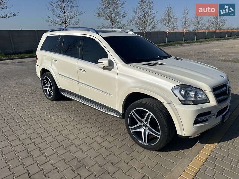 Mercedes-benz Gl-class (2012)