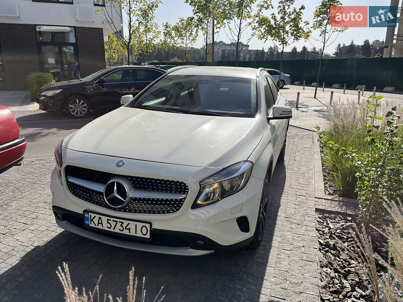 Mercedes-benz Gla-class (2015)