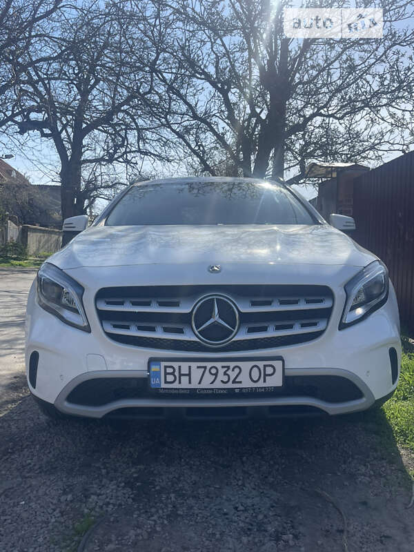 Mercedes-benz Gla 180 (2018)