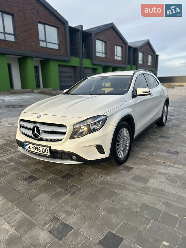 Mercedes-benz Gla-class (2015)