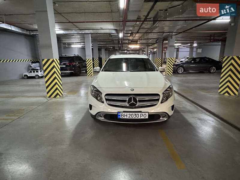 Mercedes-benz Gla-class (2015)