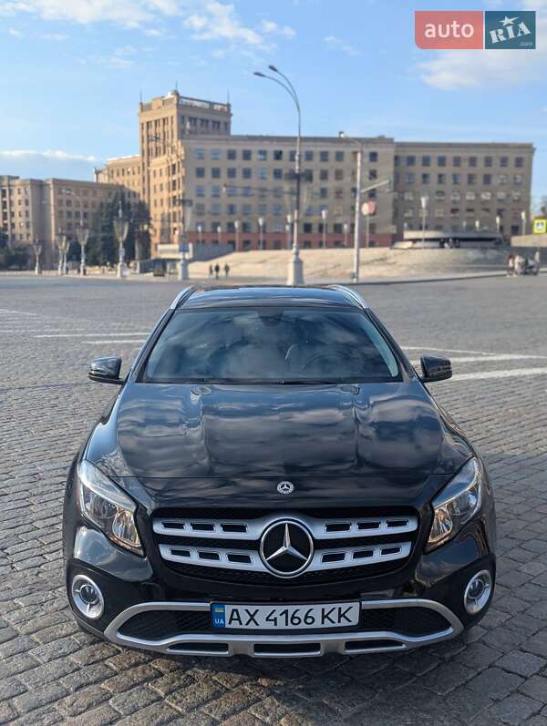 Mercedes-benz Gla-class (2019)