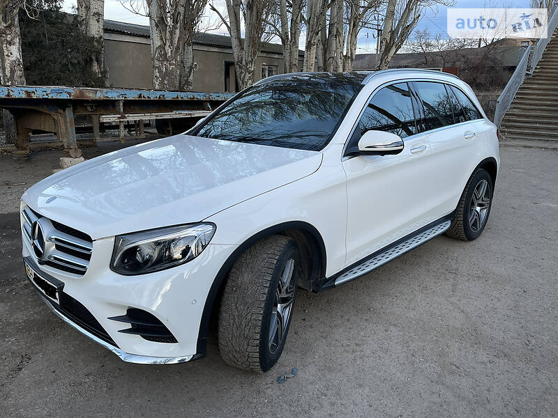 Mercedes-benz Glc-class (2016)