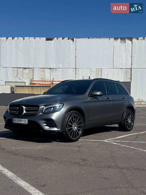 Mercedes-benz Glc-class (2017)