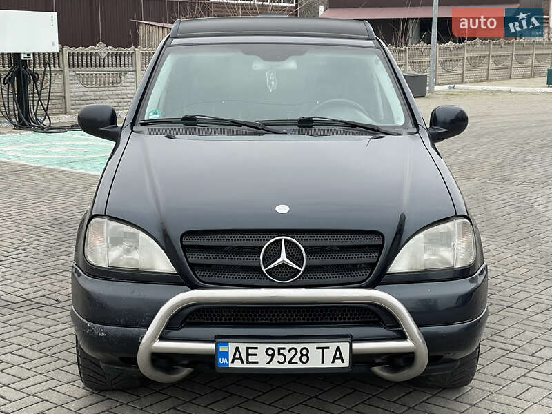 Mercedes-benz M-class (2000)