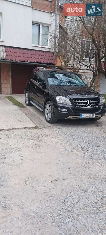 Mercedes-benz M-class (2011)