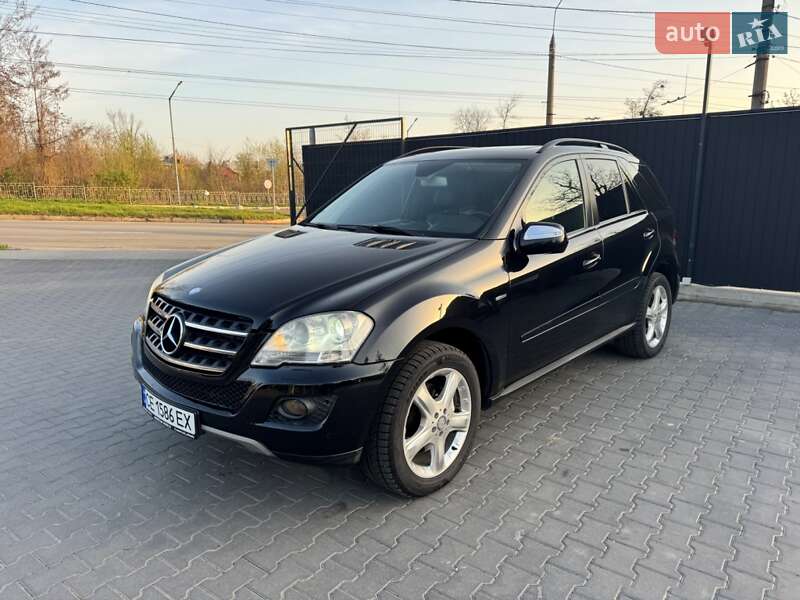 Mercedes-benz M-class (2010)