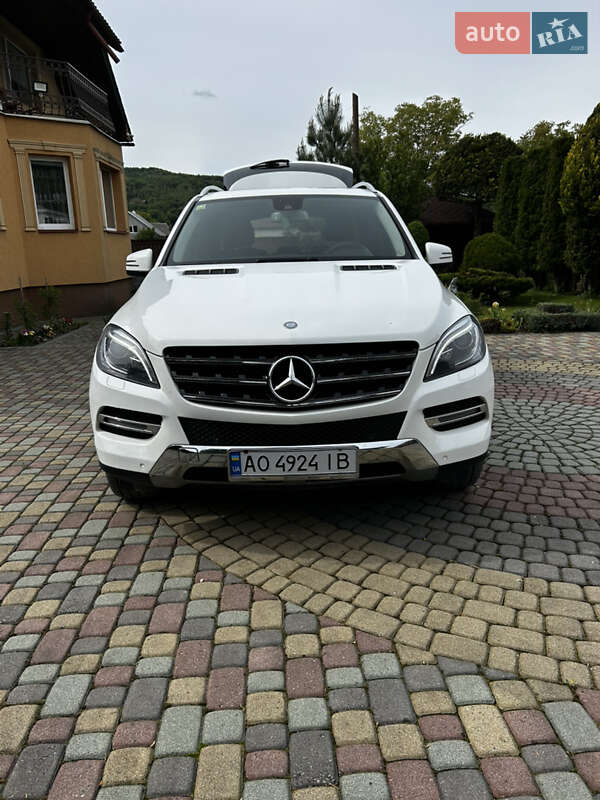 Mercedes-benz M-class (2015)