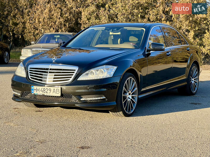 Mercedes-benz S-class (2012)