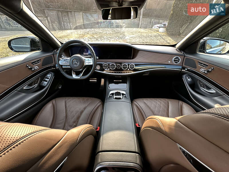 Mercedes-benz S-class (2020)