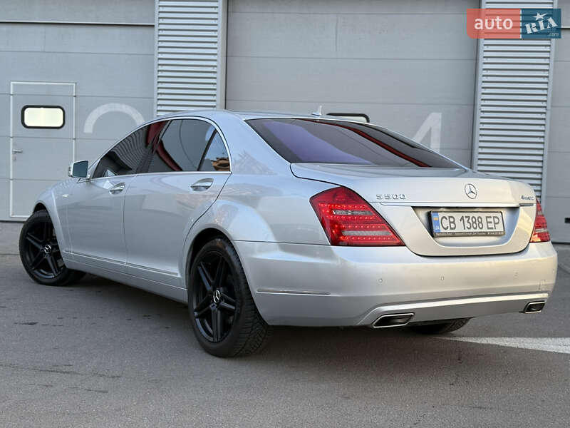 Mercedes-benz S-class (2010)