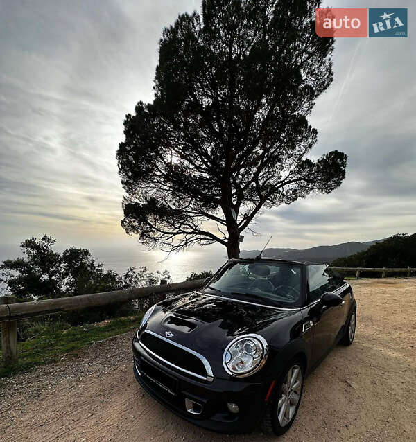 Mini Convertible (2013)
