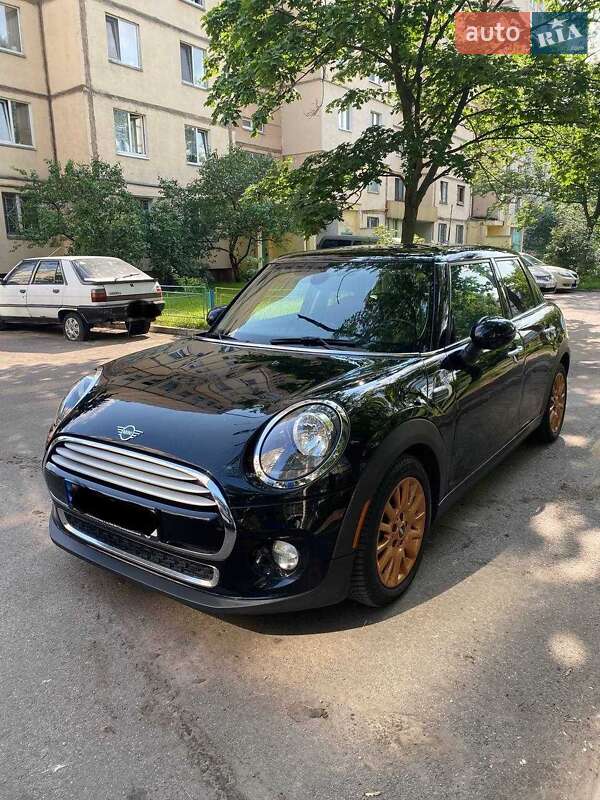 Mini Cooper (2018)