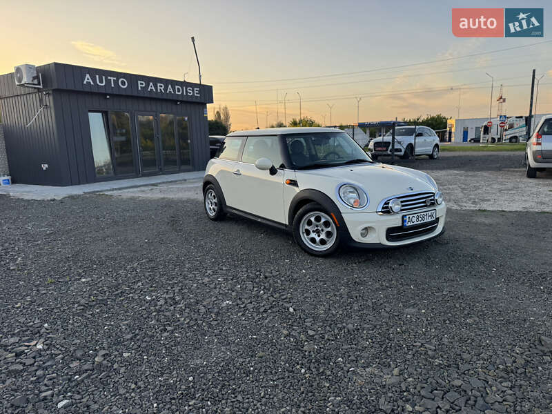 Mini Cooper (2012)
