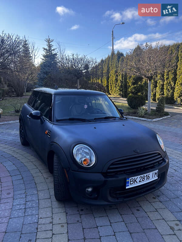 Mini Hatch (2012)