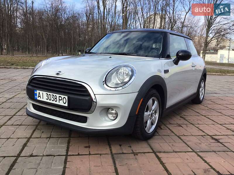 Mini Hatch (2015)