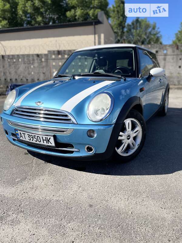 Mini Hatch (2004)
