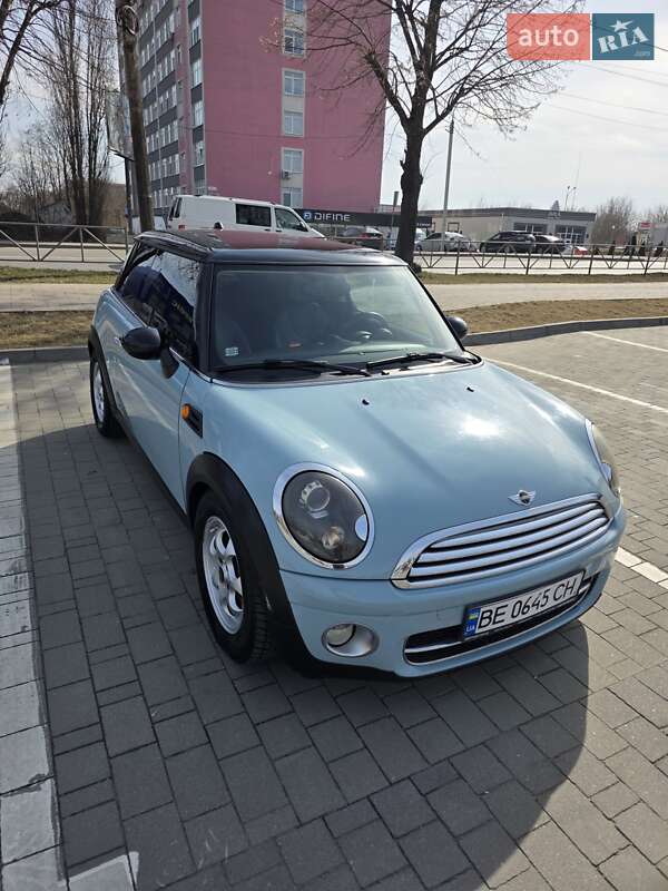 Mini Hatch (2013)