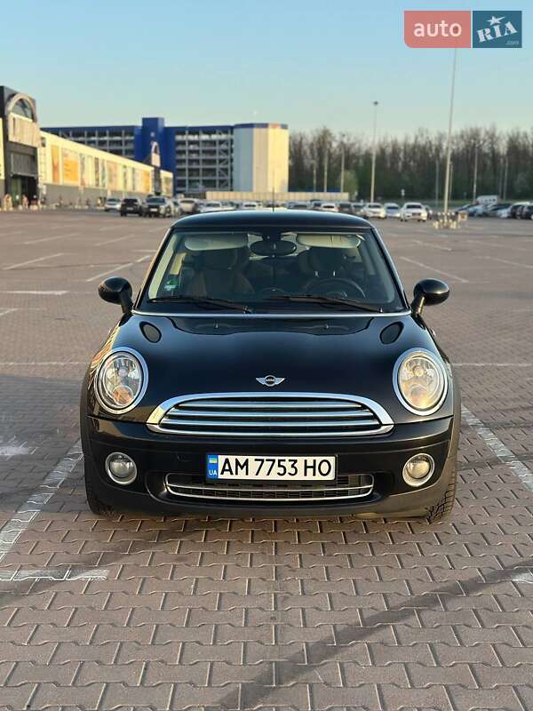 Mini Hatch (2009)