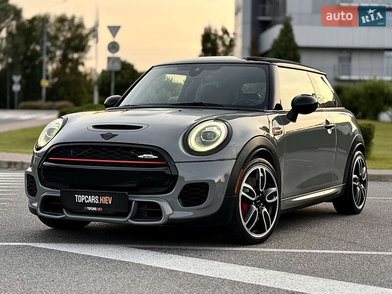 Mini Hatch (2018)