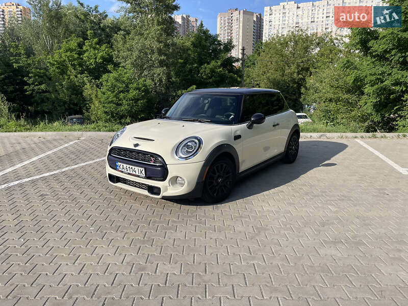 Mini Hatch (2014)