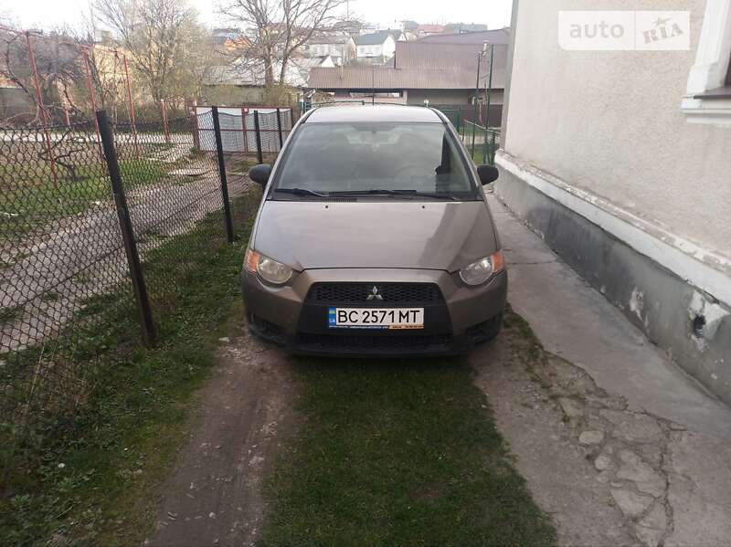 Mitsubishi Colt (2009)