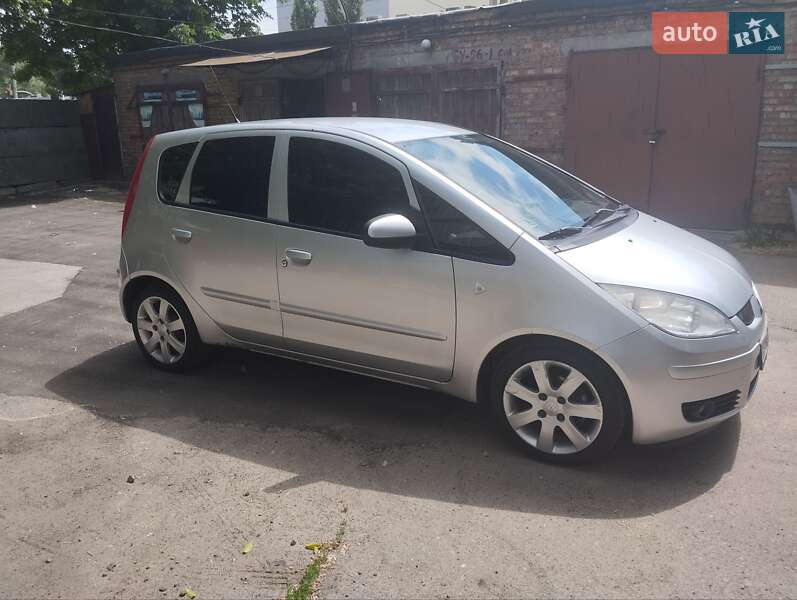 Mitsubishi Colt (2006)